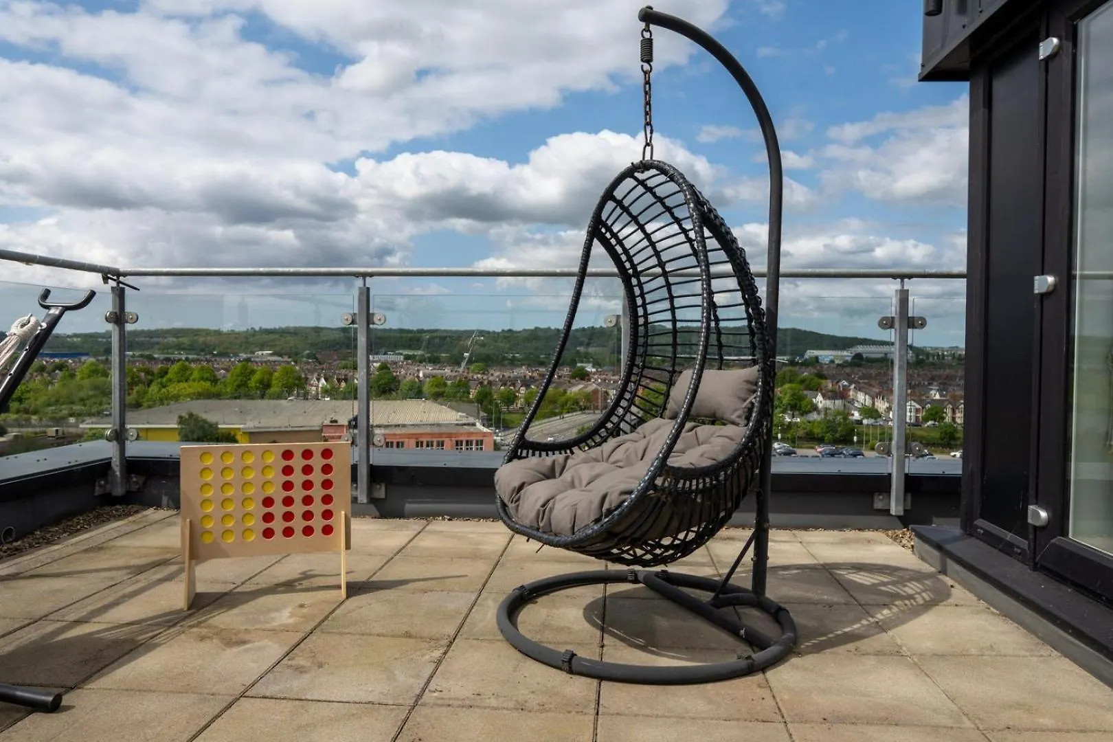2-Bedroom Cardiff Bay Apartment Wi-Fi, Parking
