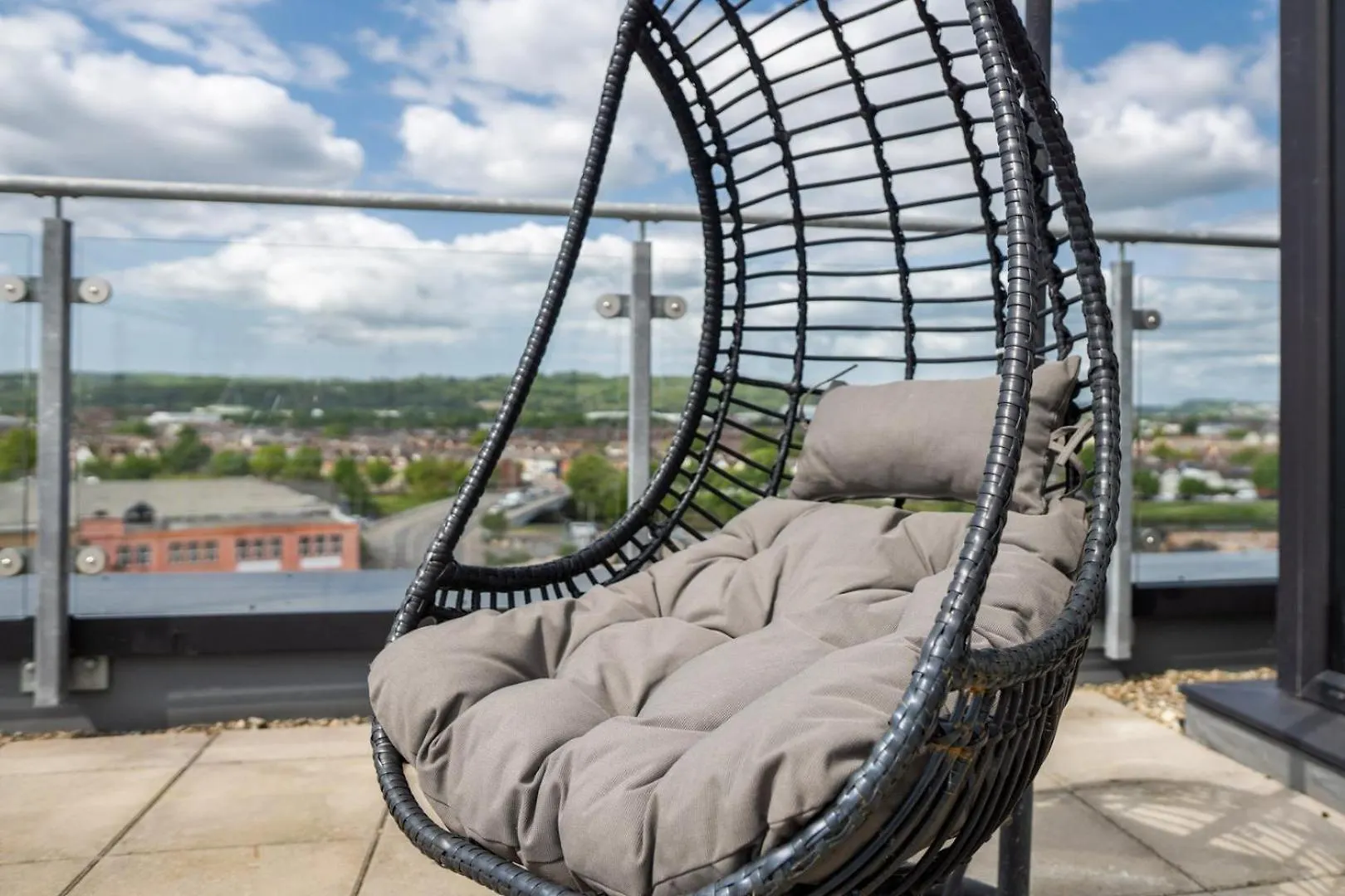 2-Bedroom Cardiff Bay Apartment Wi-Fi, Parking