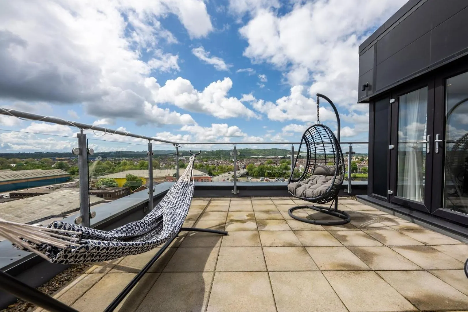 2-Bedroom Cardiff Bay Apartment Wi-Fi, Parking