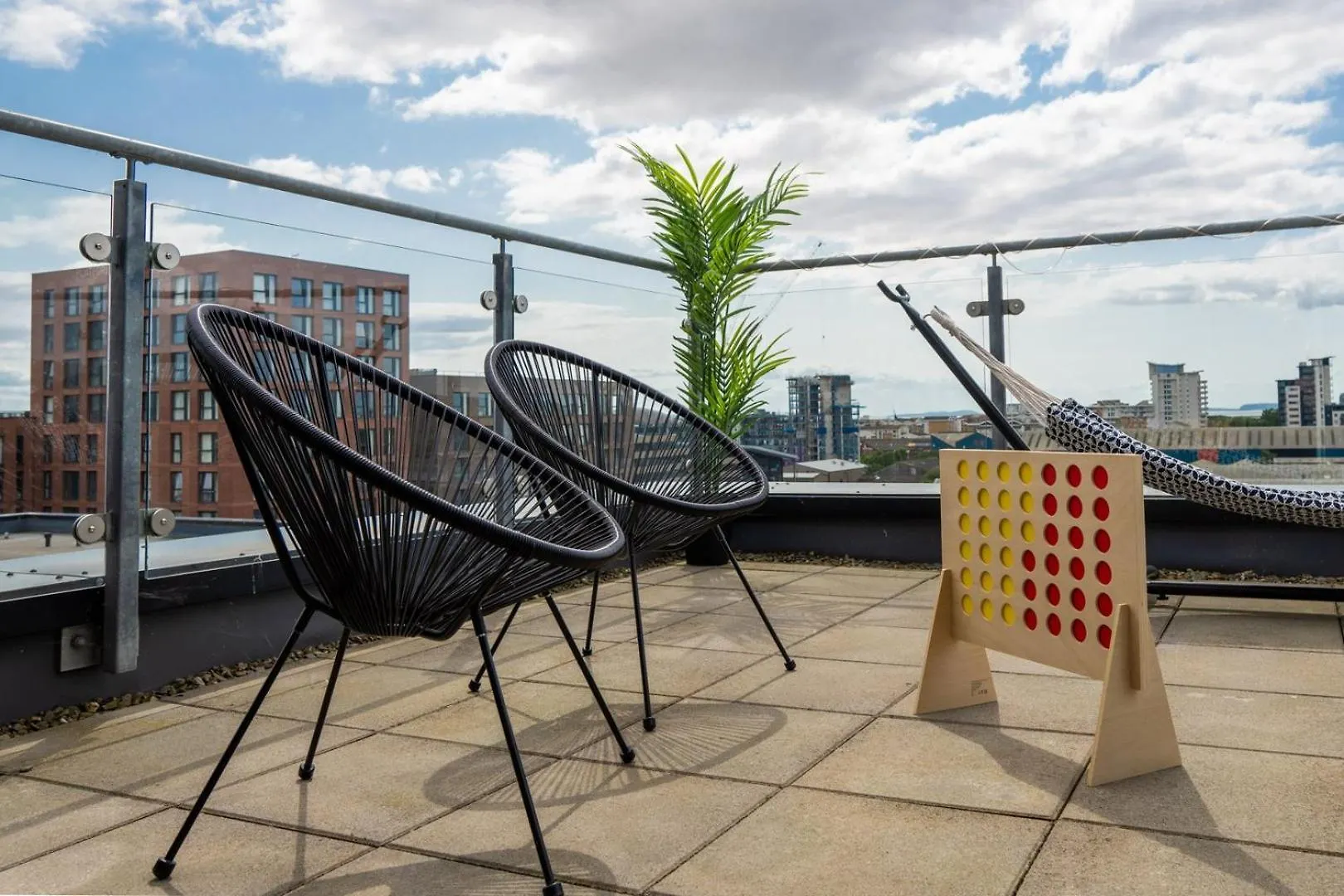 2-Bedroom Cardiff Bay Apartment Wi-Fi, Parking