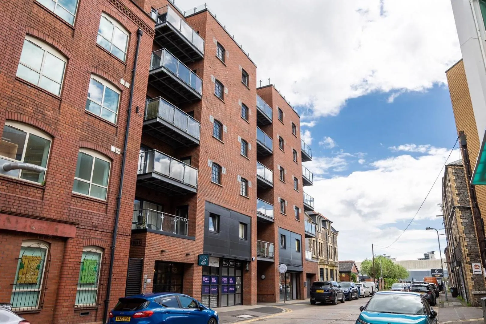 2-Bedroom Cardiff Bay Apartment Wi-Fi, Parking