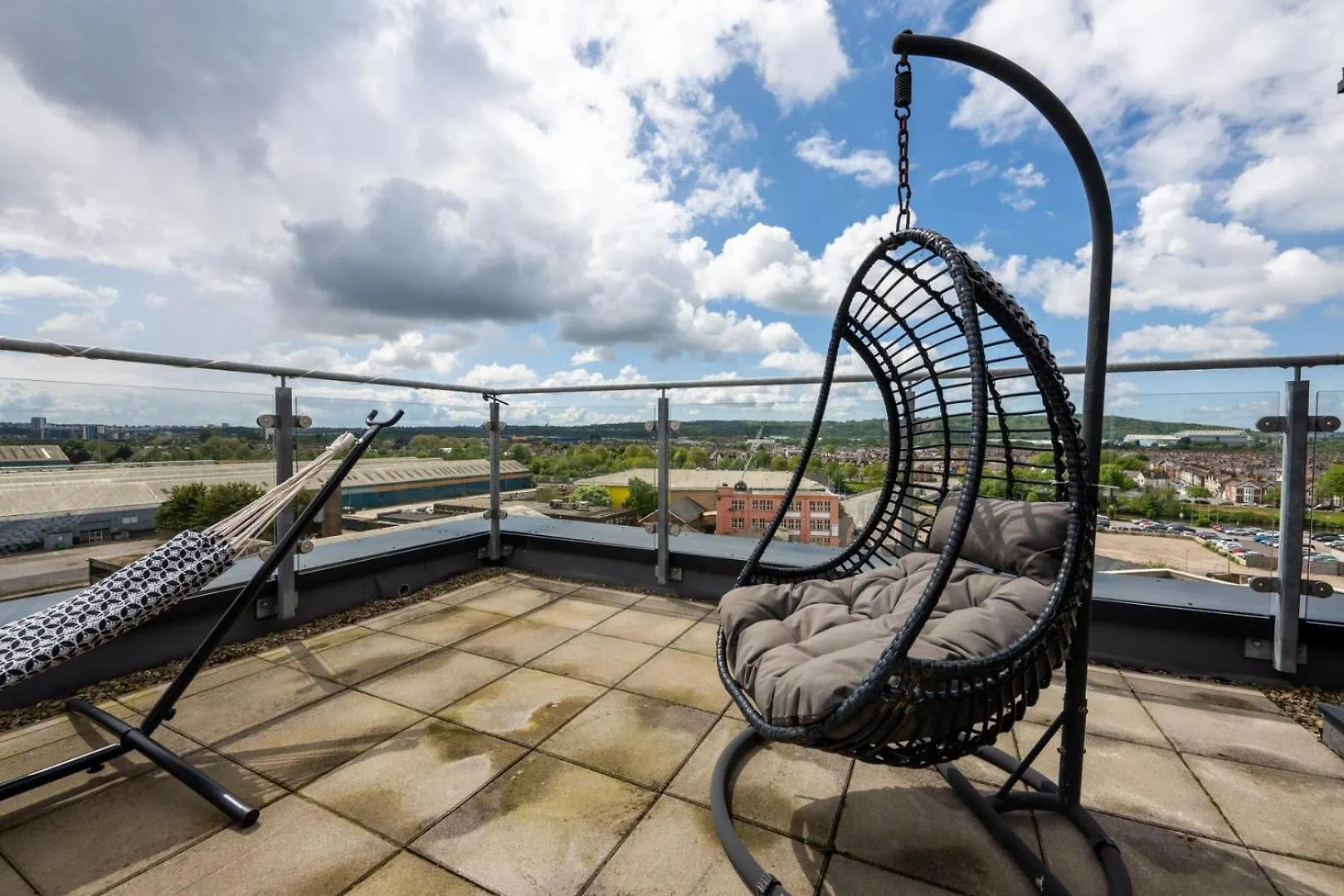2-Bedroom Cardiff Bay Apartment Wi-Fi, Parking